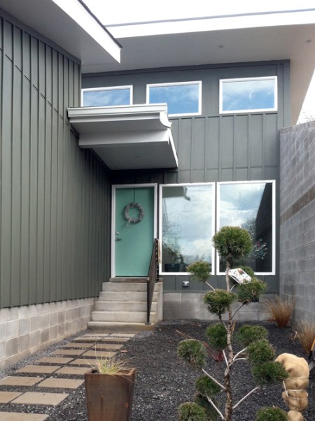 myMCMlife.com - courtyard at Christmas 2012