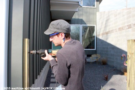 DIY: Modern Wood Fence and Gate (Courtyard Edition) - myMCMlife.com